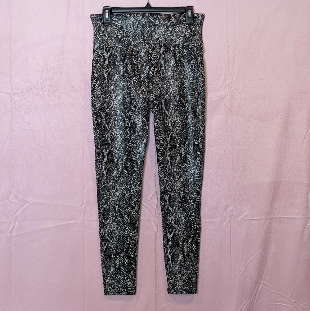 Spanx Faux Snakeskin High Waist Workout Leggings size XL